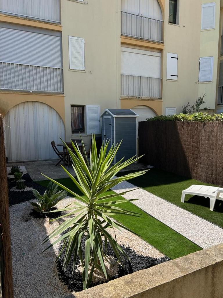 Appartement T2 Avec Son Rez De Jardin De 40 M2 5 Couchages 250M De La Plage Et 15Km De L'Arena Narbonne-Plage Esterno foto
