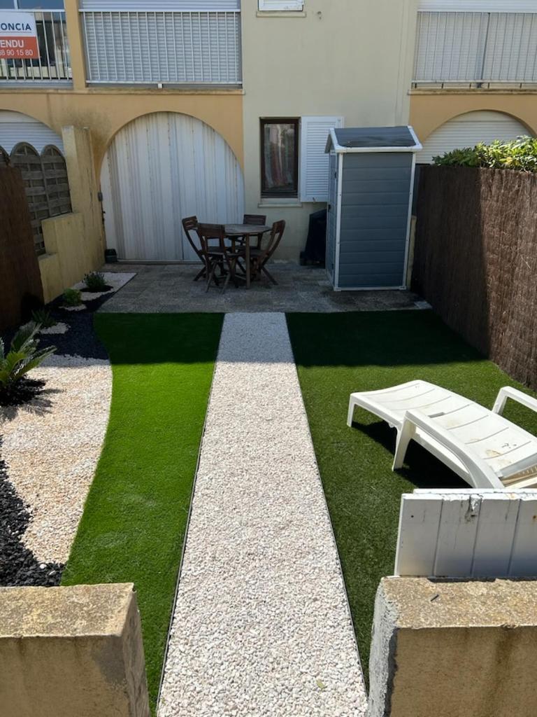 Appartement T2 Avec Son Rez De Jardin De 40 M2 5 Couchages 250M De La Plage Et 15Km De L'Arena Narbonne-Plage Esterno foto