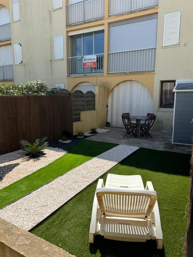 Appartement T2 Avec Son Rez De Jardin De 40 M2 5 Couchages 250M De La Plage Et 15Km De L'Arena Narbonne-Plage Esterno foto