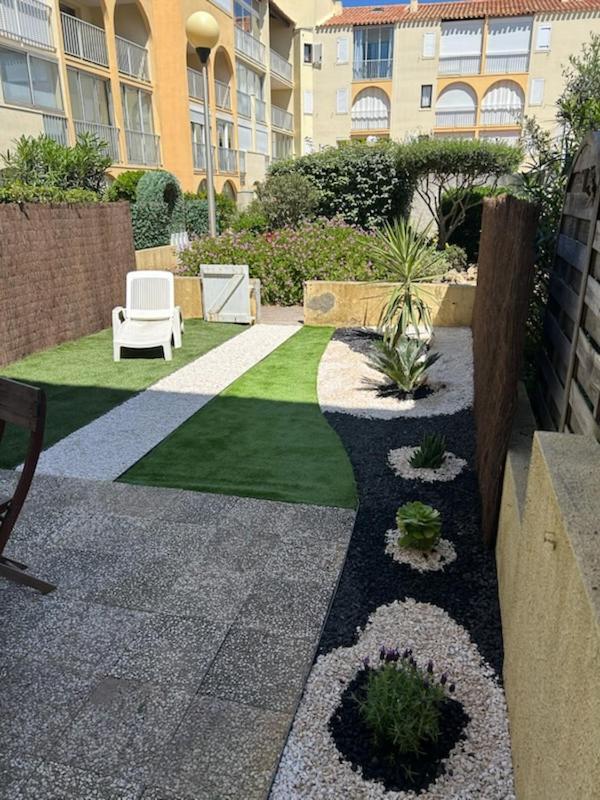 Appartement T2 Avec Son Rez De Jardin De 40 M2 5 Couchages 250M De La Plage Et 15Km De L'Arena Narbonne-Plage Esterno foto