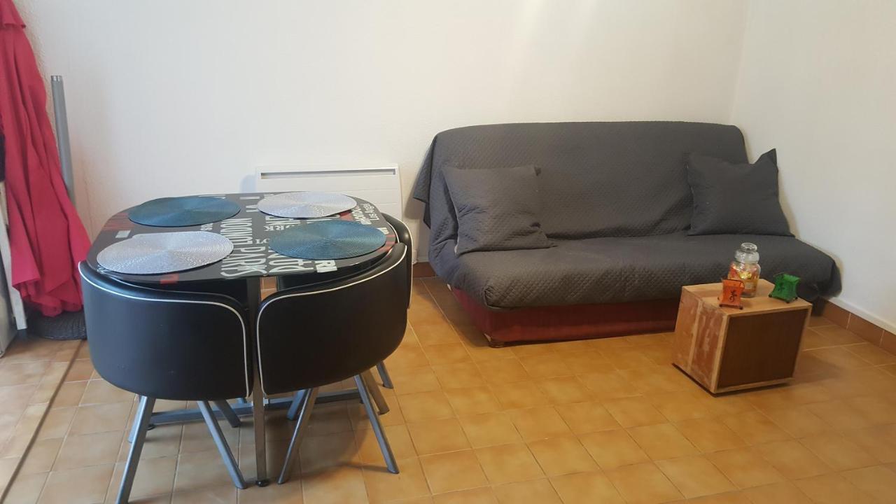 Appartement T2 Avec Son Rez De Jardin De 40 M2 5 Couchages 250M De La Plage Et 15Km De L'Arena Narbonne-Plage Esterno foto